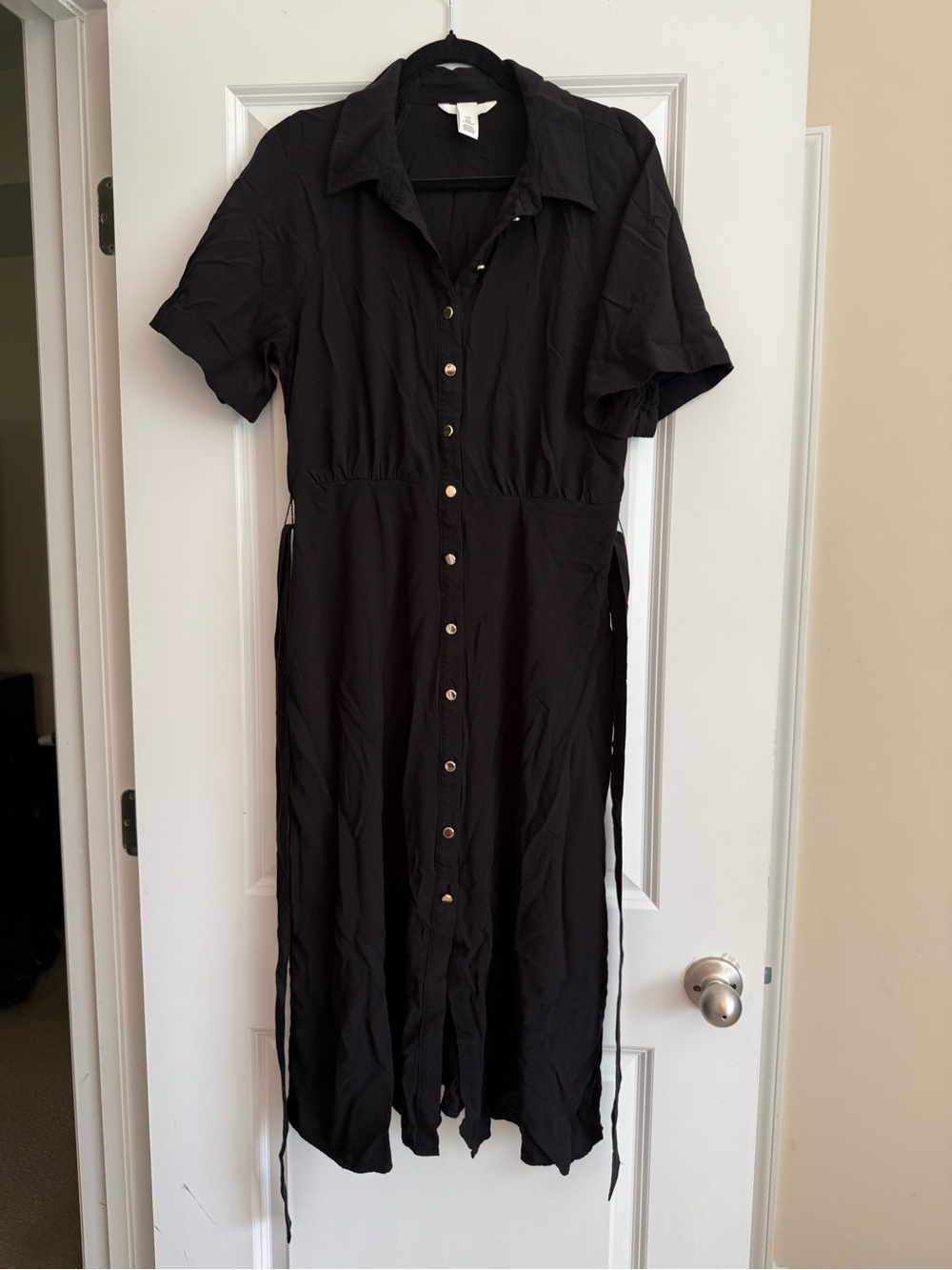 H&M Black Short-Sleeve Button-Front Midi Dress